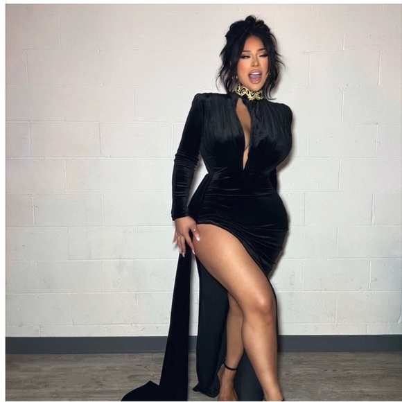 Miss Circle Dresses & Skirts - Chic Asymmetrical Velvet Dress in Black
